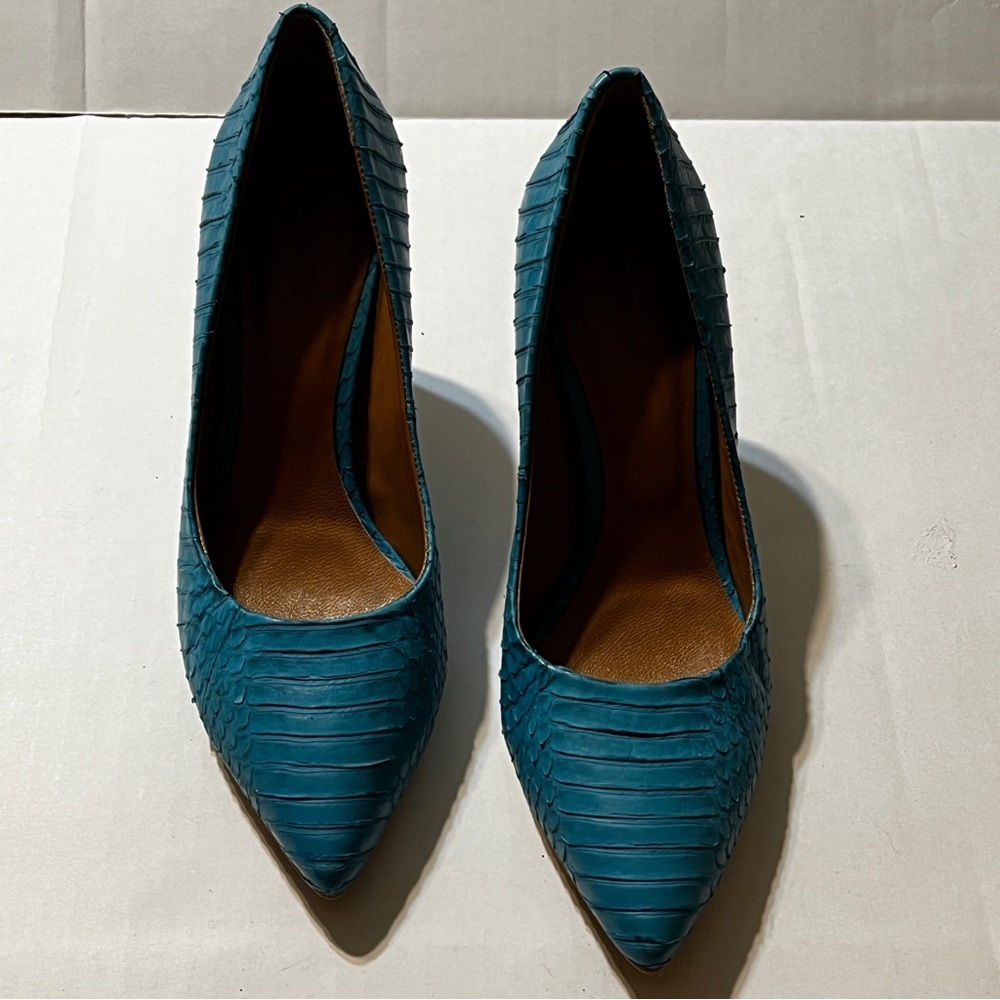 Rachel Roy Gardner Turquoise Blue Genuine Snakeskin Leather Pump